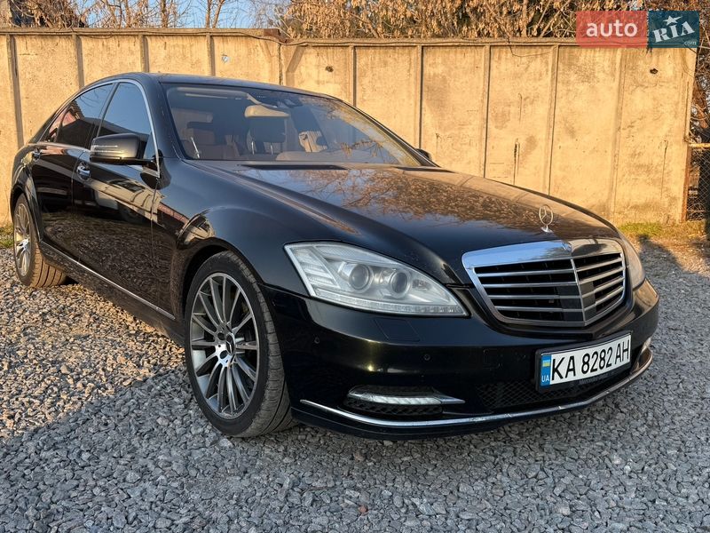 Mercedes-Benz S-Class 2011