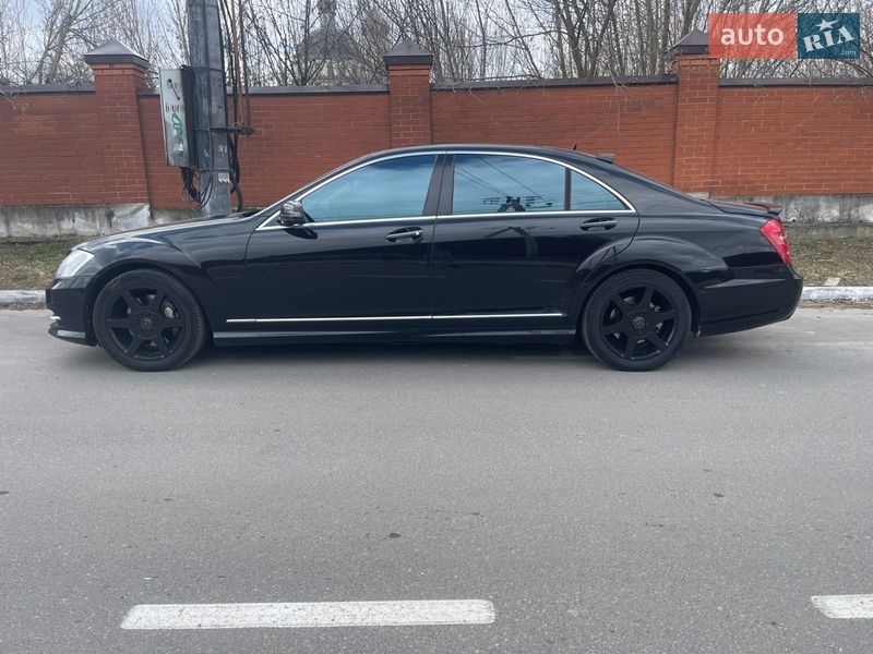 Mercedes-Benz S-Class 2005