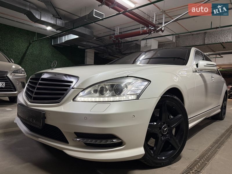 Mercedes-Benz S-Class 2011