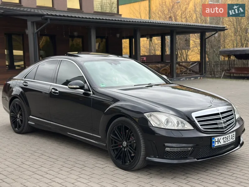 Mercedes-Benz S-Class