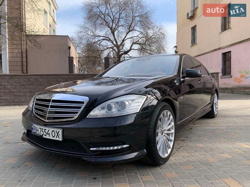 Mercedes-Benz S-Class 2012
