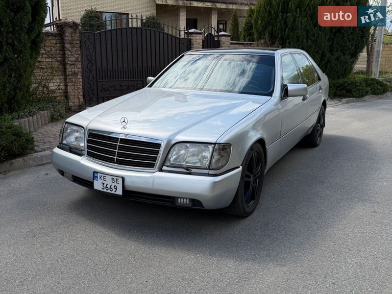Mercedes-Benz S-Class 1993