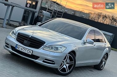 Седан Mercedes-Benz S-Class 2005 в Володимирі