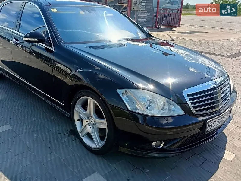 Mercedes-Benz S-Class