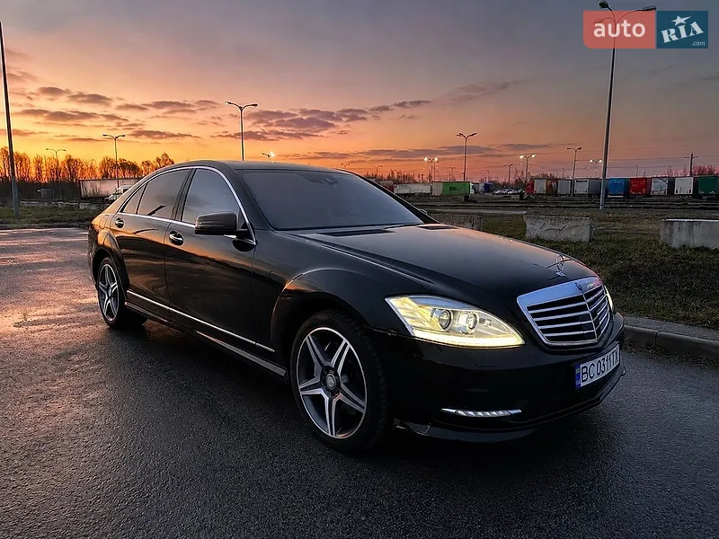 Mercedes-Benz S-Class 2012