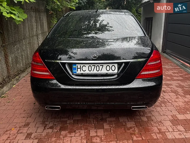 Mercedes-Benz S-Class 2012