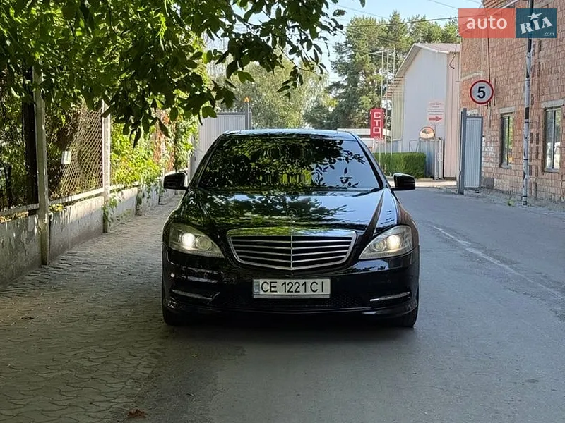 Mercedes-Benz S-Class