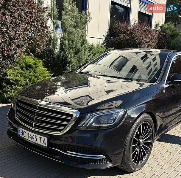 Mercedes-Benz S-Class