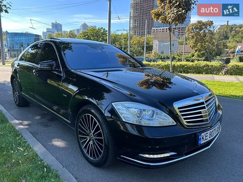 Mercedes-Benz S-Class 2012