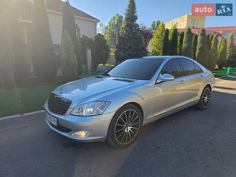 Mercedes-Benz S-Class