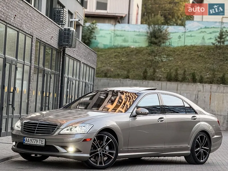 Mercedes-Benz S-Class