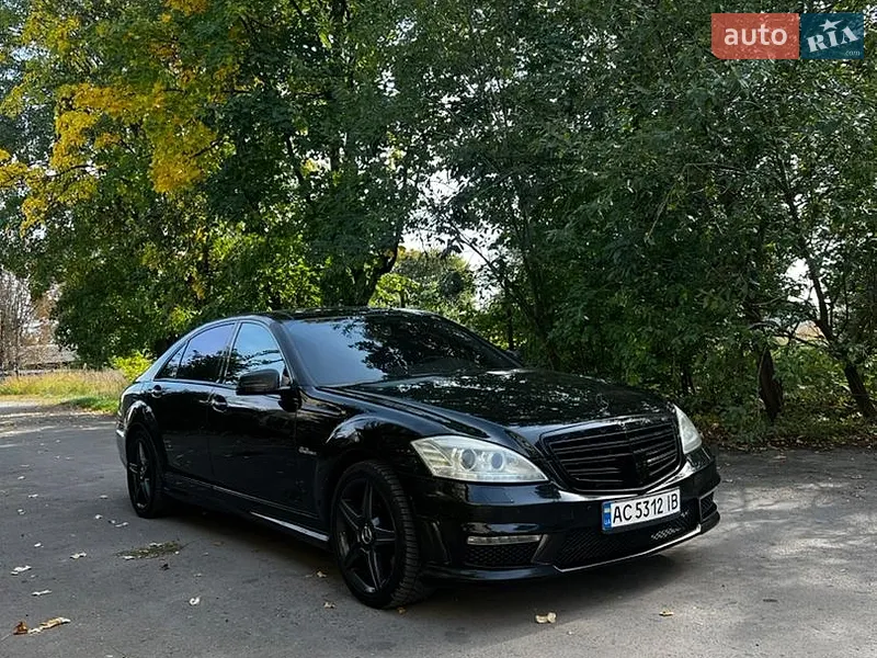 Mercedes-Benz S-Class