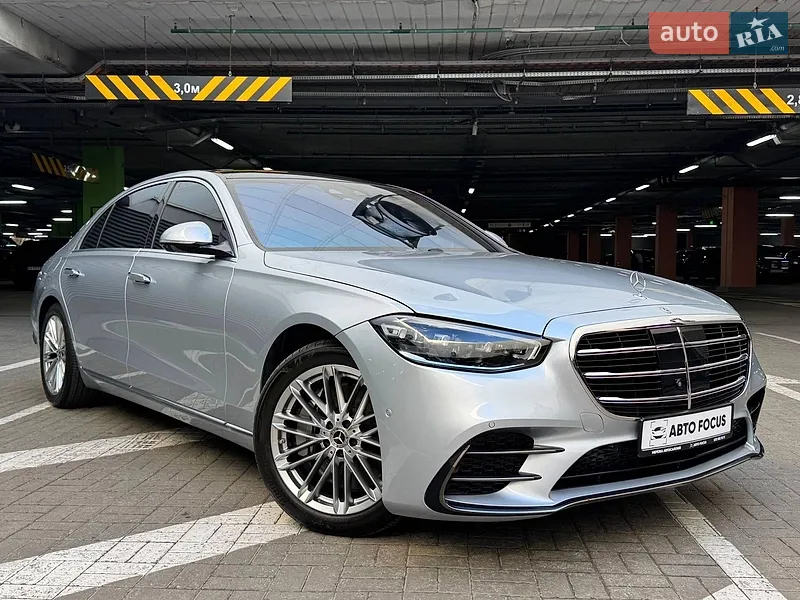 Mercedes-Benz S-Class