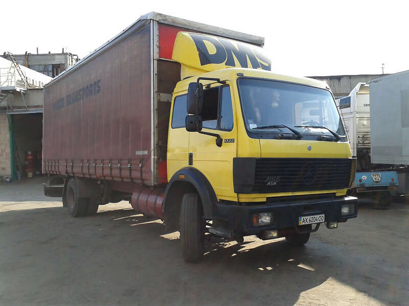 Тентований Mercedes-Benz SK-Series 1994 в Харкові