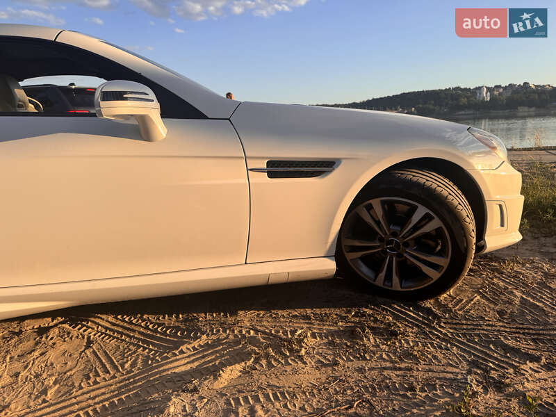 Родстер Mercedes-Benz SLK-Class 2015 в Киеве фото 32 Родстер Mercedes-Benz SLK-Class 2015 в Киеве