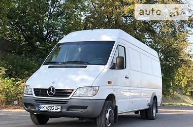 Грузовой фургон Mercedes-Benz Sprinter 2011 в 