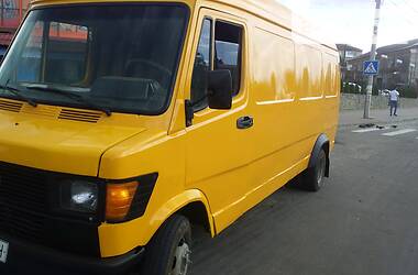 Вантажопасажирський фургон Mercedes-Benz Sprinter 1992 в Хмельницькому