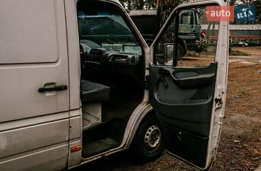 Грузовой фургон Mercedes-Benz Sprinter 2005 в 