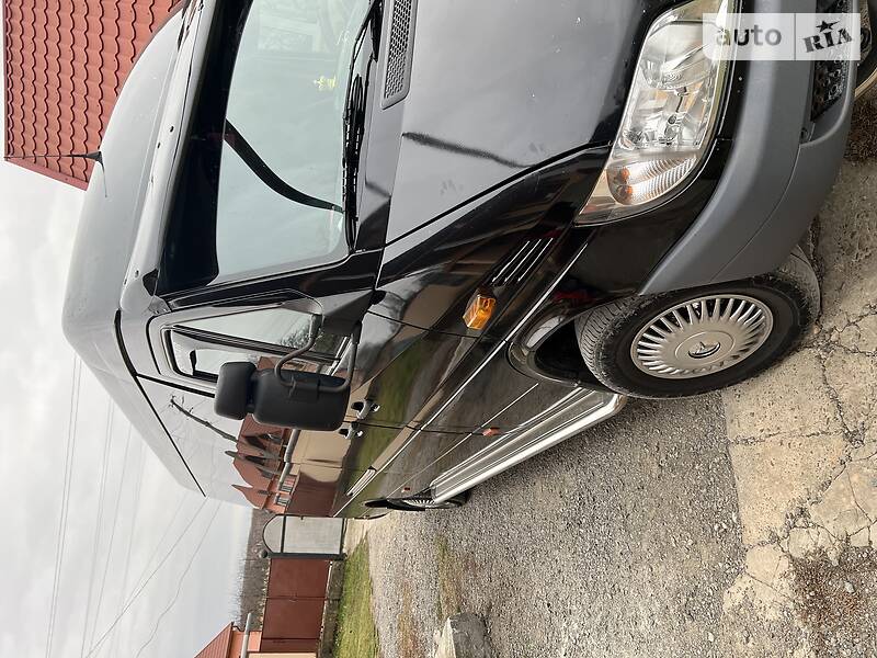Вантажопасажирський фургон Mercedes-Benz Sprinter 2004 в Хотині