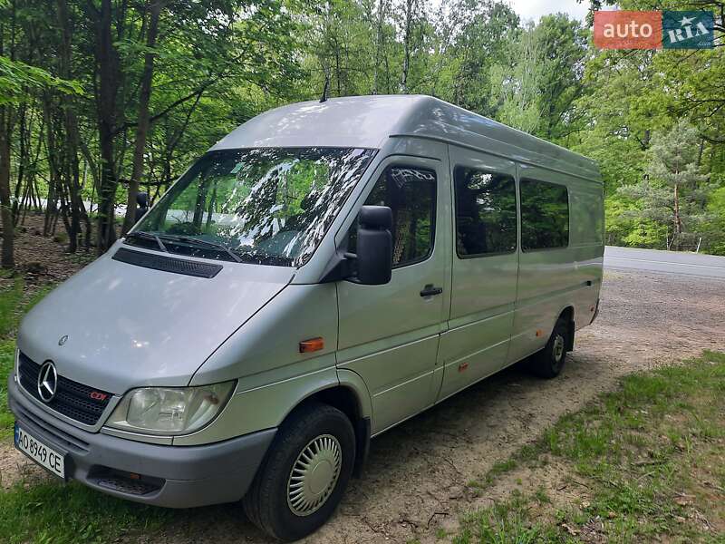 Микроавтобус Mercedes-Benz Sprinter 2005 в 