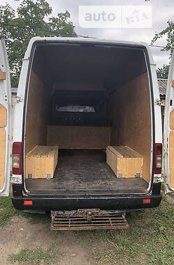 Вантажний фургон Mercedes-Benz Sprinter 2002 в 