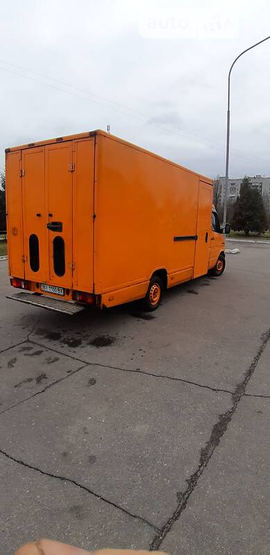Грузовой фургон Mercedes-Benz Sprinter 2001 в Кременчуге