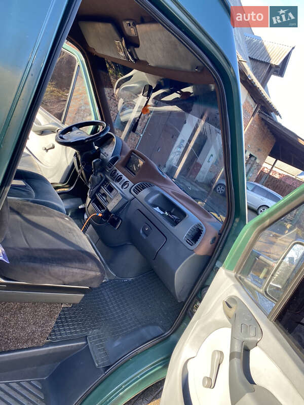 Микроавтобус Mercedes-Benz Sprinter 2005 в Рожнятове фото 2 Микроавтобус Mercedes-Benz Sprinter 2005 в Рожнятове