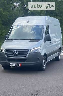 Грузовой фургон Mercedes-Benz Sprinter 2019 в 