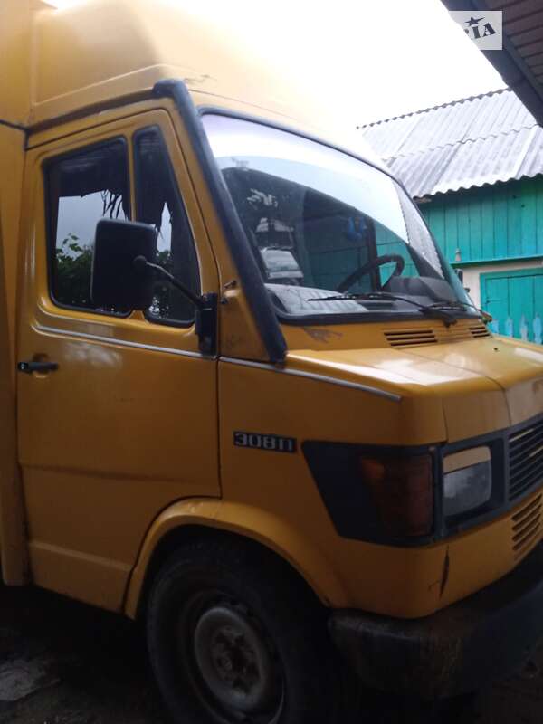 Вантажний фургон Mercedes-Benz Sprinter 1995 в 