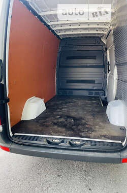 Грузовой фургон Mercedes-Benz Sprinter 2016 в 