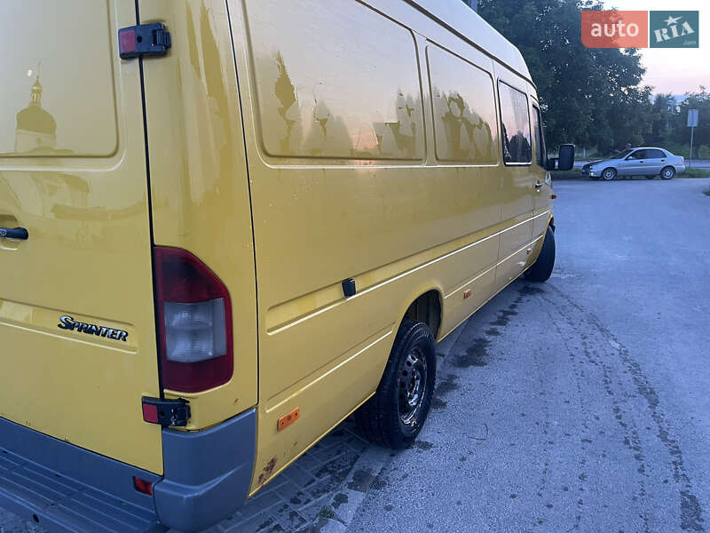 Вантажопасажирський фургон Mercedes-Benz Sprinter 2005 в Кременці