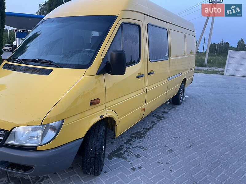Вантажопасажирський фургон Mercedes-Benz Sprinter 2005 в Кременці
