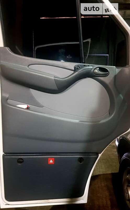 Эвакуатор Mercedes-Benz Sprinter 2005 в Кривом Роге