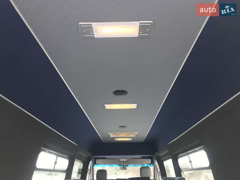 Вантажопасажирський фургон Mercedes-Benz Sprinter 2006 в Рівному