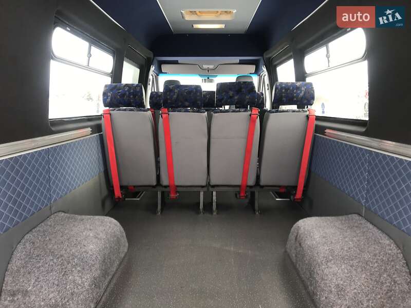 Вантажопасажирський фургон Mercedes-Benz Sprinter 2006 в Рівному