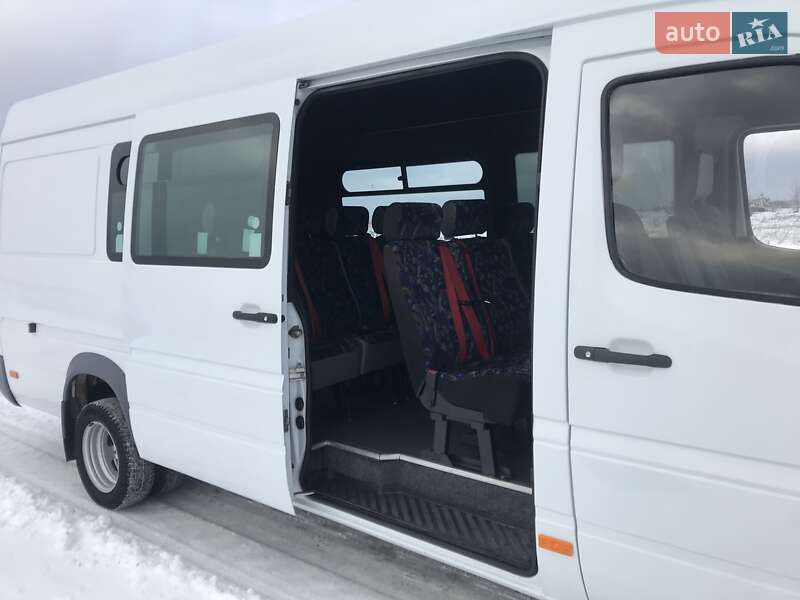 Вантажопасажирський фургон Mercedes-Benz Sprinter 2006 в Рівному