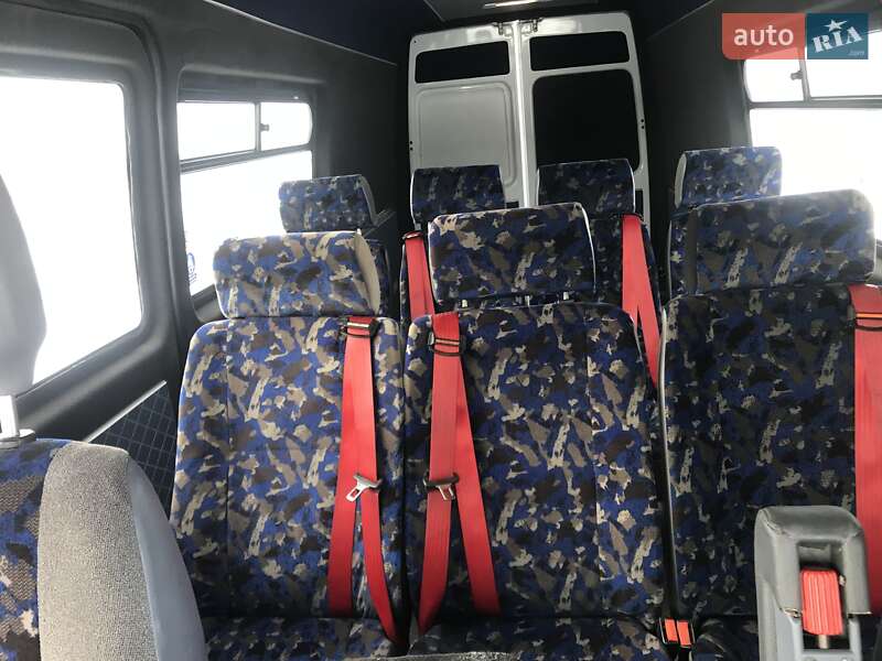 Вантажопасажирський фургон Mercedes-Benz Sprinter 2006 в Рівному