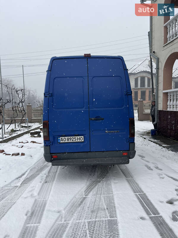 Мікроавтобус Mercedes-Benz Sprinter 2004 в Тячеві