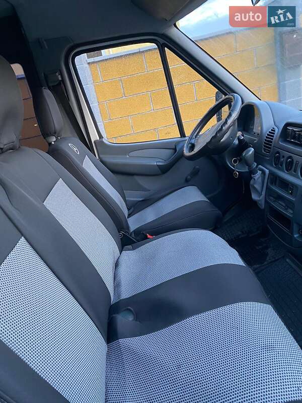 Микроавтобус Mercedes-Benz Sprinter 2004 в Шептицькому