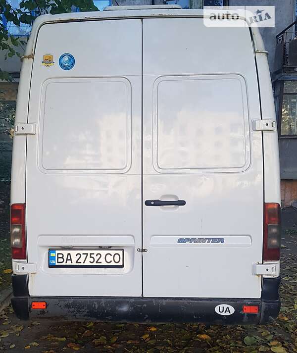 Грузовой фургон Mercedes-Benz Sprinter 1999 в Добровеличковке