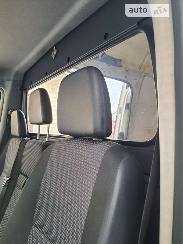 Вантажний фургон Mercedes-Benz Sprinter 2006 в Чернівцях фото 4 Вантажний фургон Mercedes-Benz Sprinter 2006 в Чернівцях