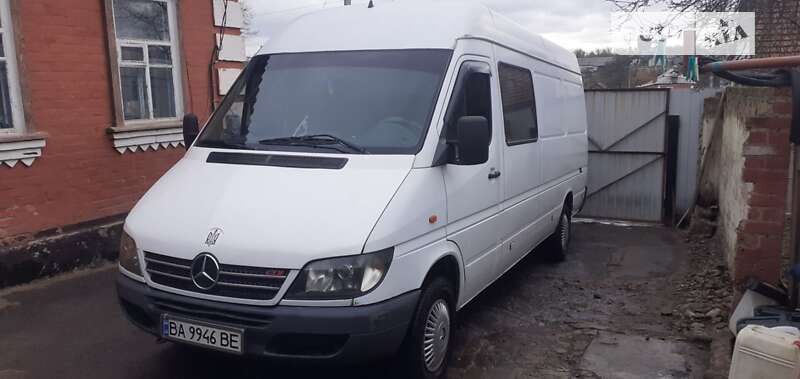 Грузовой фургон Mercedes-Benz Sprinter 2000 в Александрие