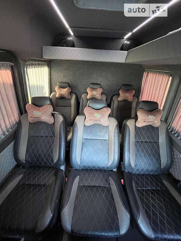 Микроавтобус Mercedes-Benz Sprinter 2000 в Коломые