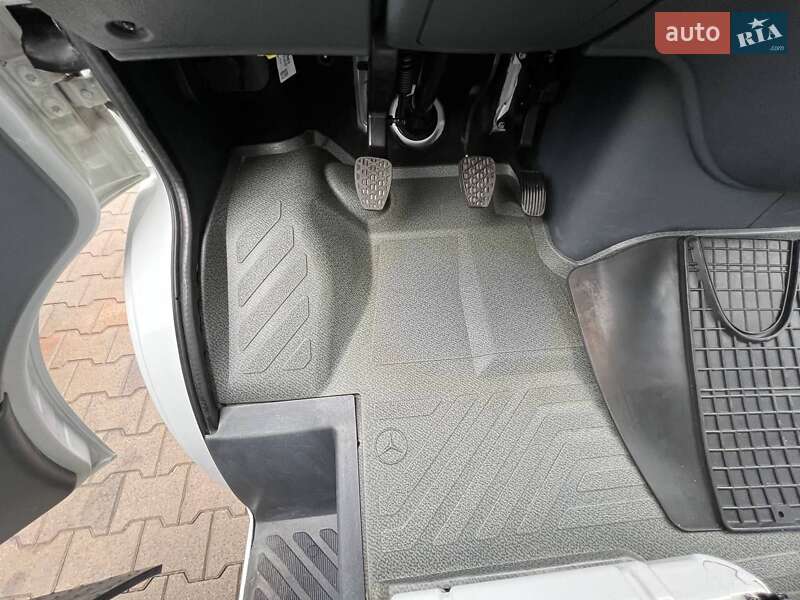 Грузовой фургон Mercedes-Benz Sprinter 2004 в Хусте