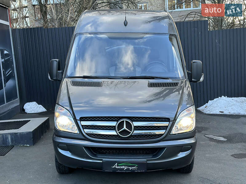 Вантажопасажирський фургон Mercedes-Benz Sprinter 2010 в Києві