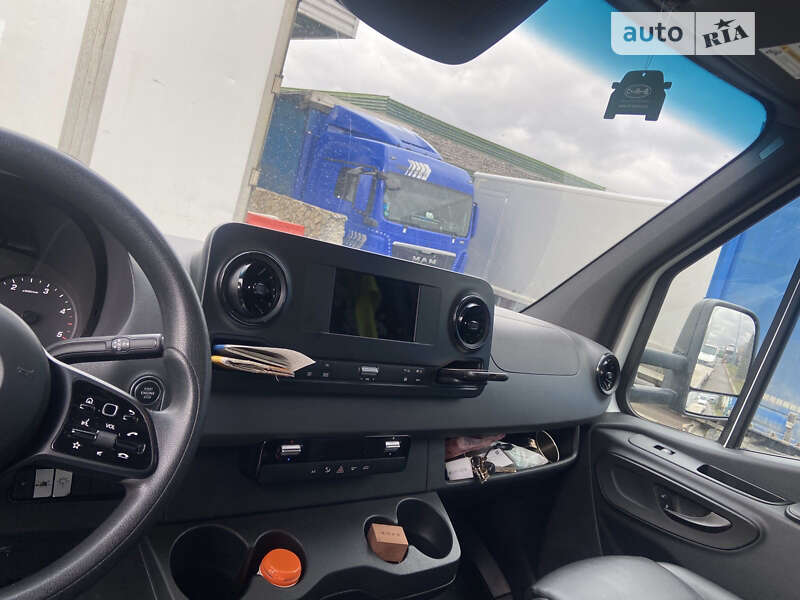 Автовоз Mercedes-Benz Sprinter 2019 в Мостиске