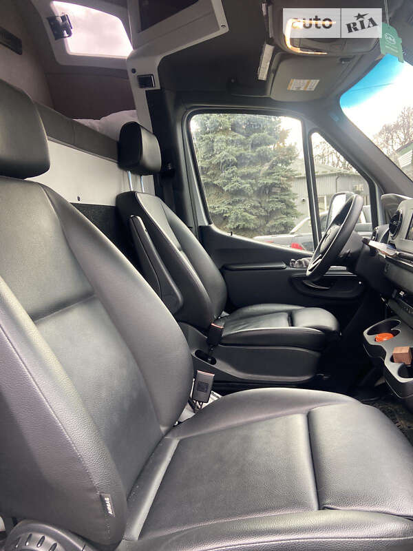 Автовоз Mercedes-Benz Sprinter 2019 в Мостиске