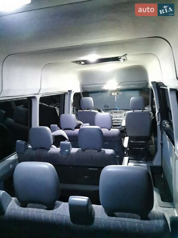 Мікроавтобус Mercedes-Benz Sprinter 2000 в Бучі