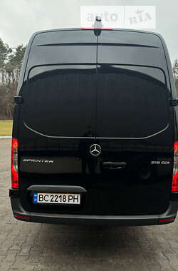 Грузопассажирский фургон Mercedes-Benz Sprinter 2022 в Львове