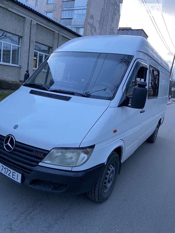 Грузопассажирский фургон Mercedes-Benz Sprinter 2000 в Тернополе